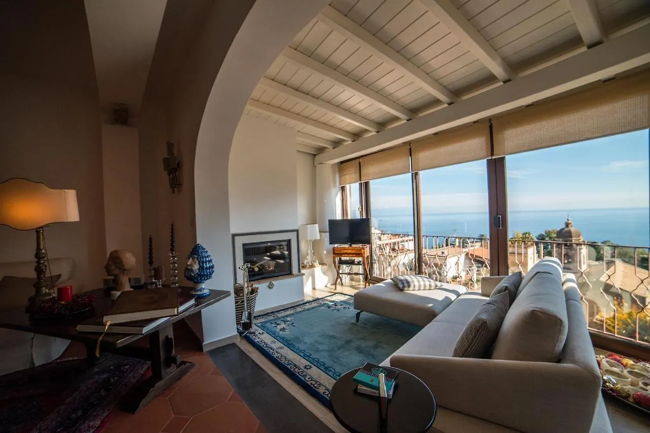לינה וארוחת בוקר טאורמינה Casa Arico & Shatulle Suites איטליה