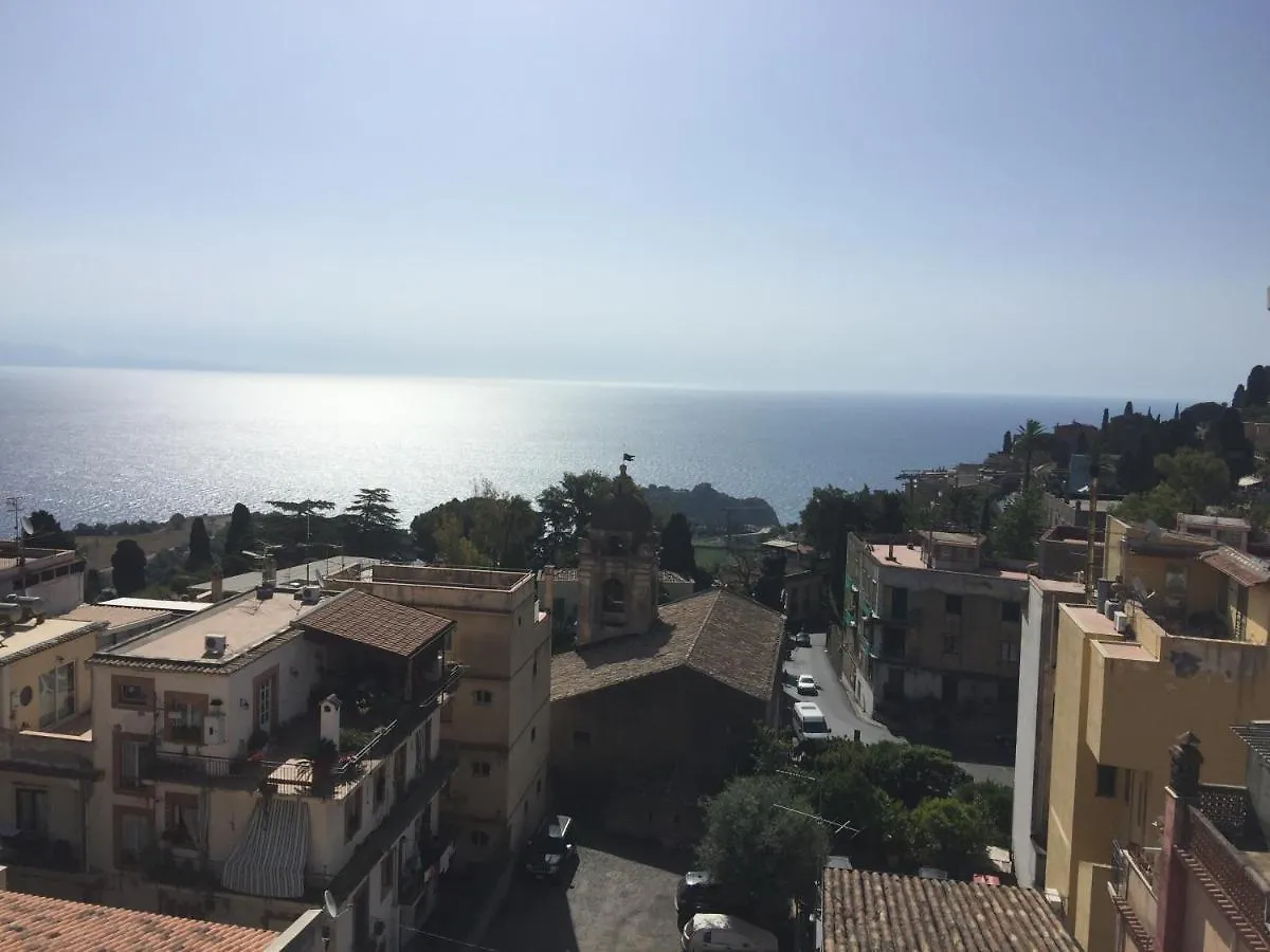 טאורמינה Casa Arico & Shatulle Suites לינה וארוחת בוקר