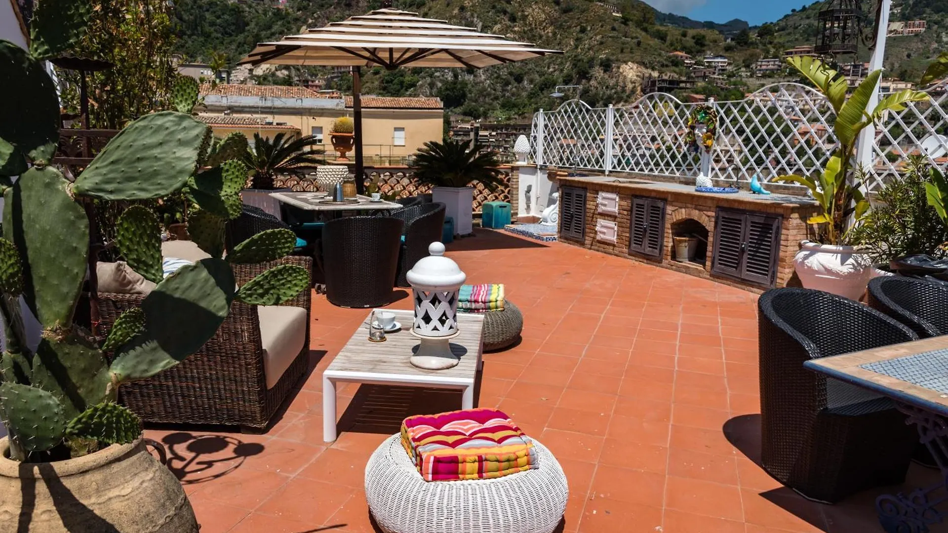 טאורמינה Casa Arico & Shatulle Suites לינה וארוחת בוקר